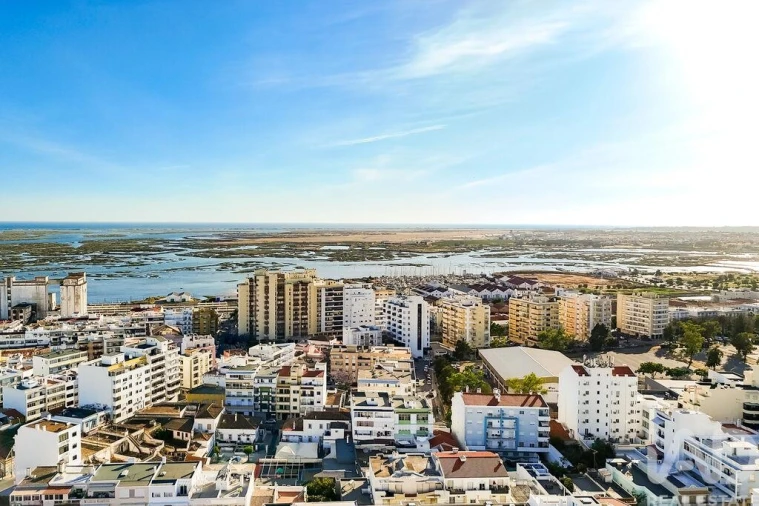 Moradia T3 para Venda em Faro (Sé e São Pedro) Foto 35