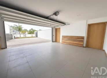 Moradia T3 para Venda em Darque