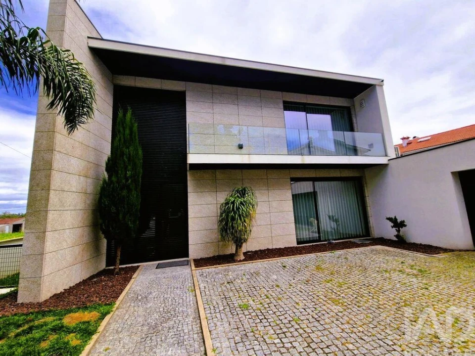 Moradia T3 para Venda em Darque Foto 7