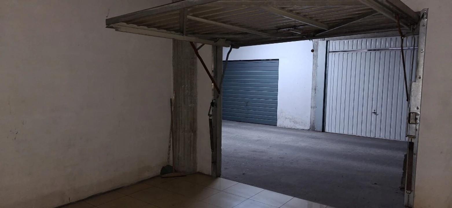 Garagem para Arrendamento em Lago Foto 8