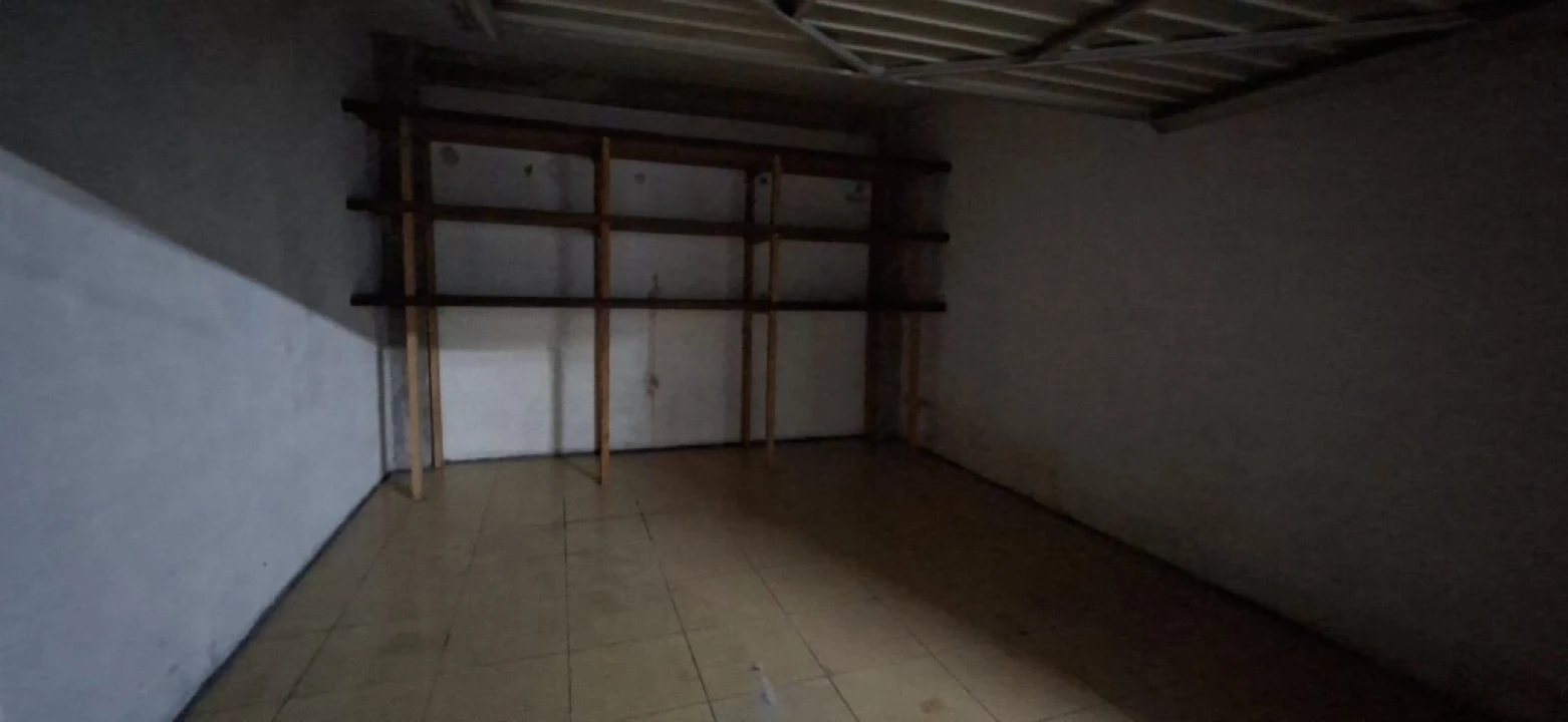 Garagem para Arrendamento em Lago Foto 7