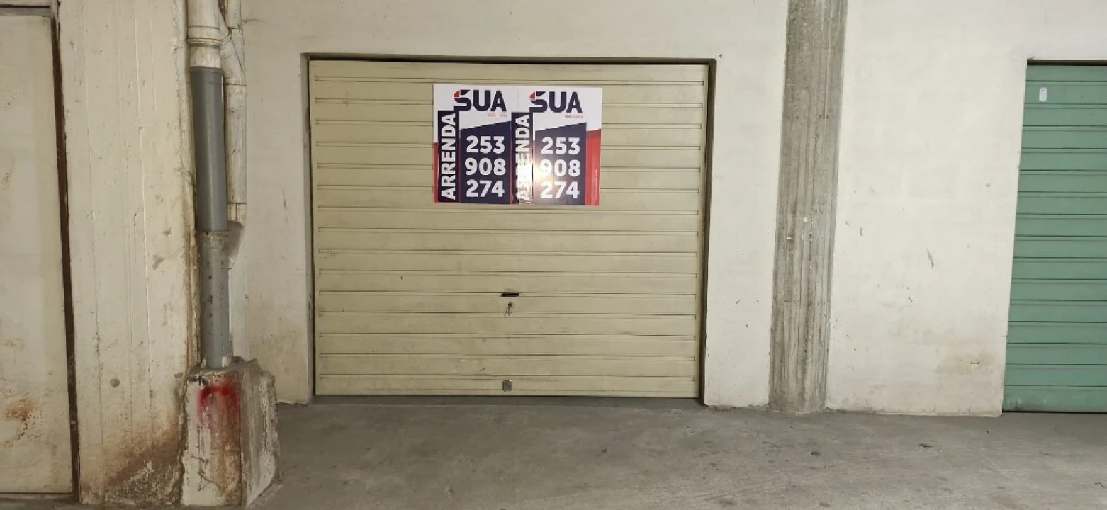 Garagem para Arrendamento em Lago Foto 2