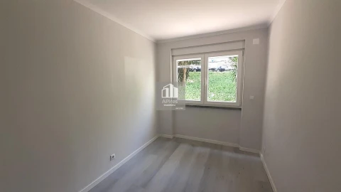 Apartamento T2 para Venda em Benfica