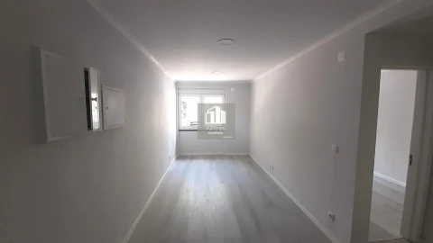 Apartamento T2 para Venda em Benfica