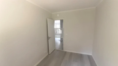 Apartamento T2 para Venda em Benfica