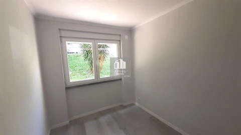 Apartamento T2 para Venda em Benfica