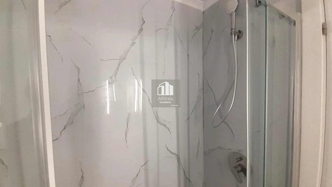 Apartamento T2 para Venda em Benfica Foto 21