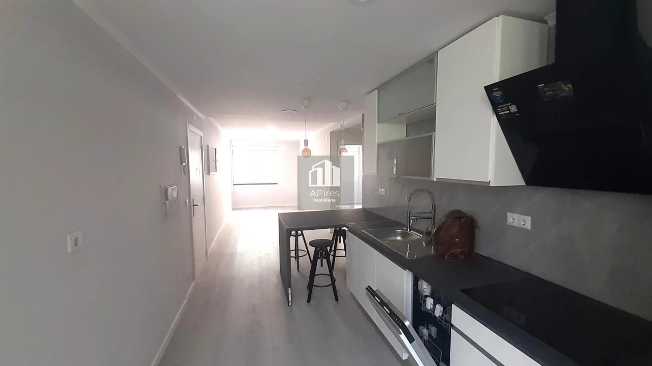 Apartamento T2 para Venda em Benfica Foto 7