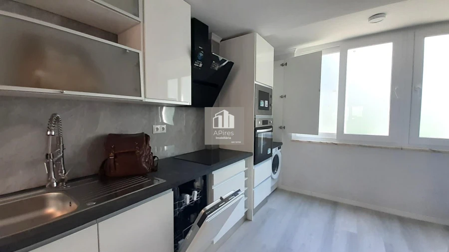 Apartamento T2 para Venda em Benfica Foto 5