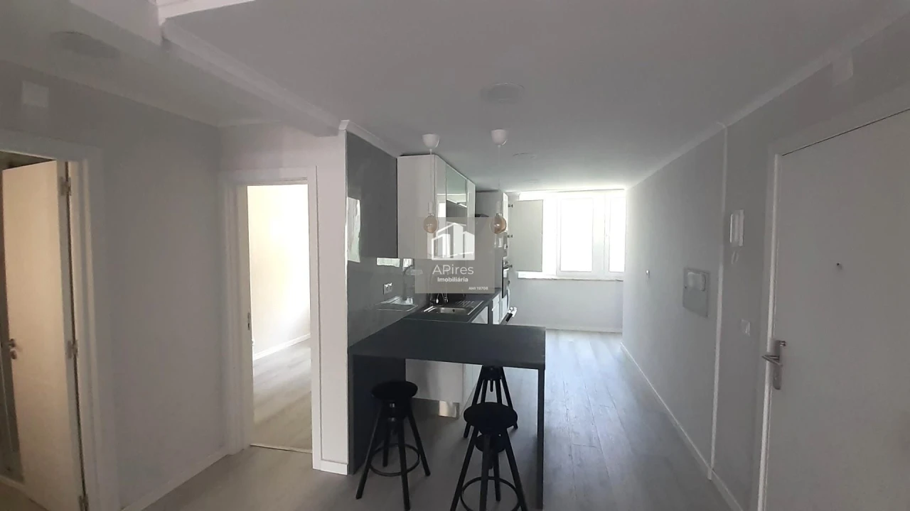 Apartamento T2 para Venda em Benfica Foto 9
