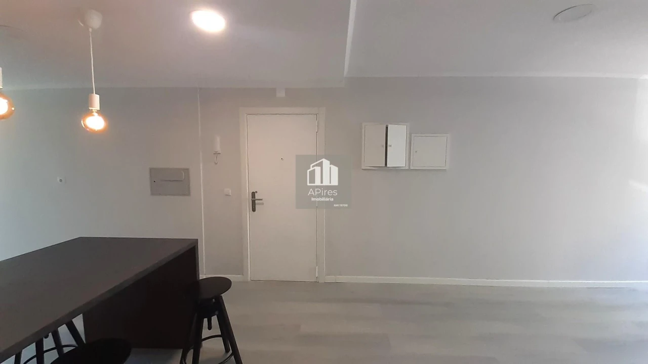 Apartamento T2 para Venda em Benfica Foto 11