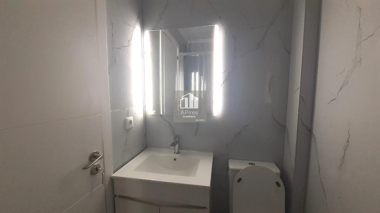 Apartamento T2 para Venda em Benfica Foto 19