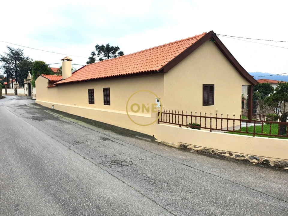 Moradia T2 para Venda em Adães Foto 7