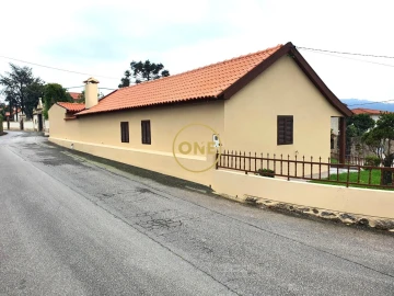 Moradia T2 para Venda em Adães