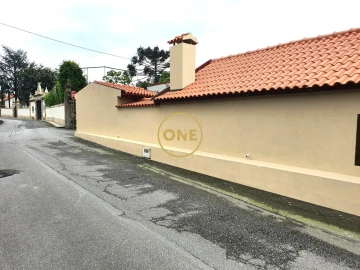 Moradia T2 para Venda em Adães