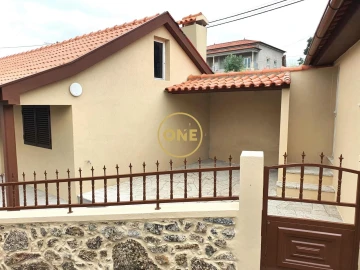 Moradia T2 para Venda em Adães