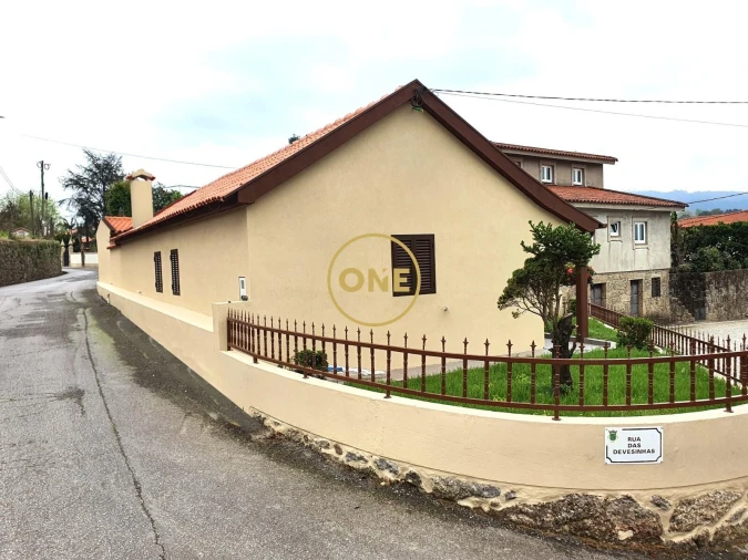 Moradia T2 para Venda em Adães Foto 6