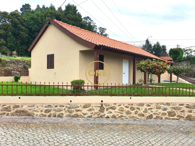 Moradia T2 para Venda em Adães Foto 3