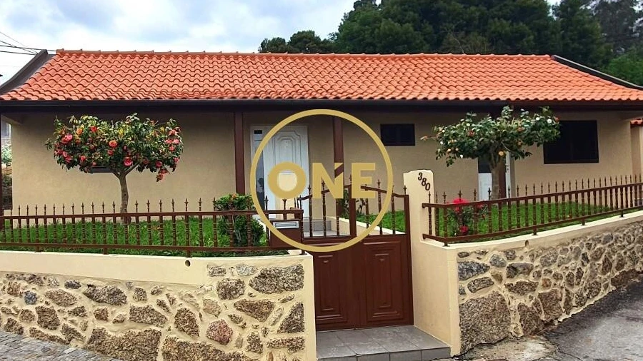 Moradia T2 para Venda em Adães