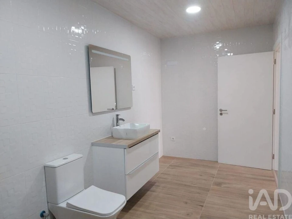 Apartamento T1 para Arrendamento em Bombarral e Vale Covo Foto 1