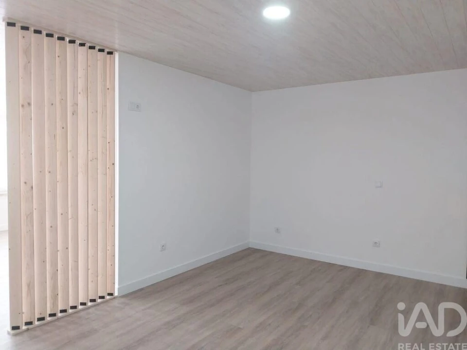 Apartamento T1 para Arrendamento em Bombarral e Vale Covo Foto 4