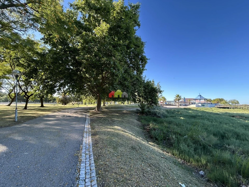 Apartamento T2 para Venda em Baixa da Banheira e Vale da Amoreira Foto 17
