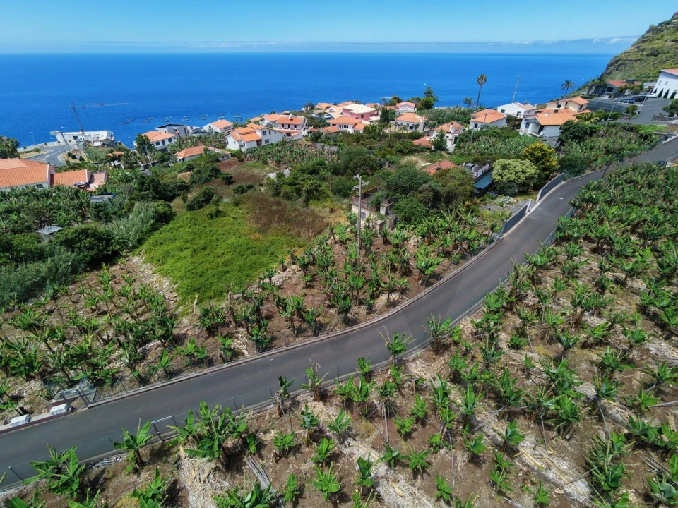 Terreno para Venda em Arco da Calheta Foto 9