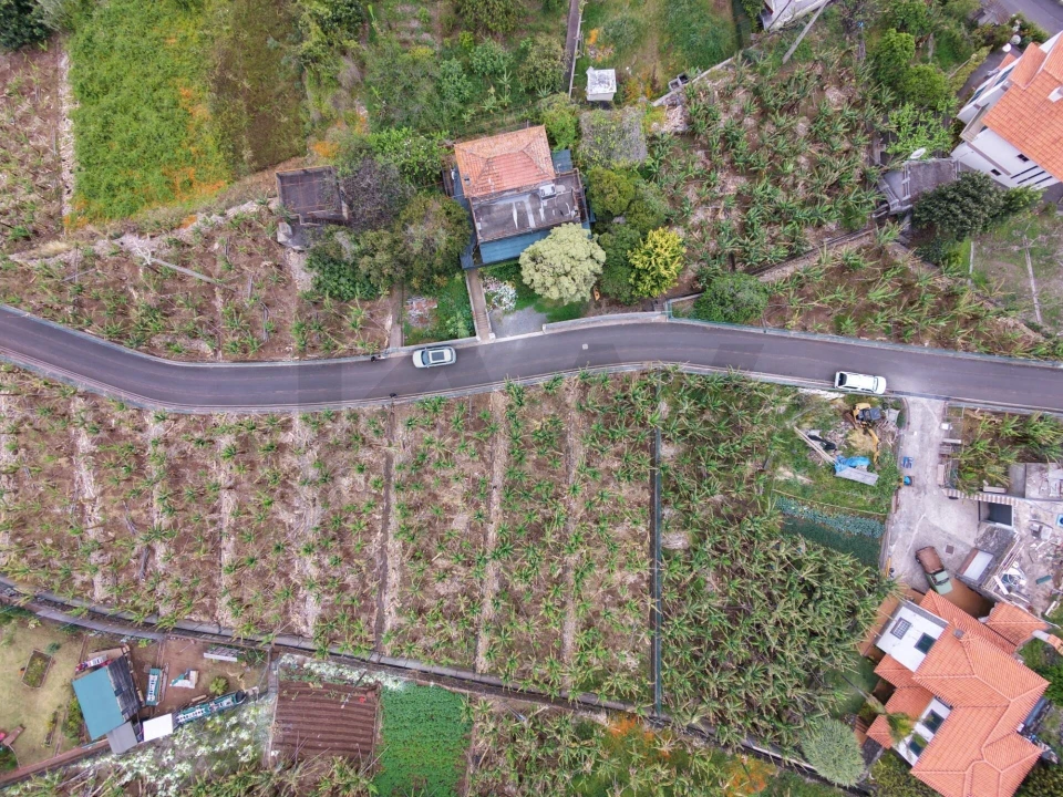 Terreno para Venda em Arco da Calheta Foto 1