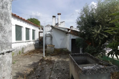 Moradia T2 para Venda em Carregueira