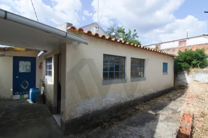 Moradia T2 para Venda em Carregueira