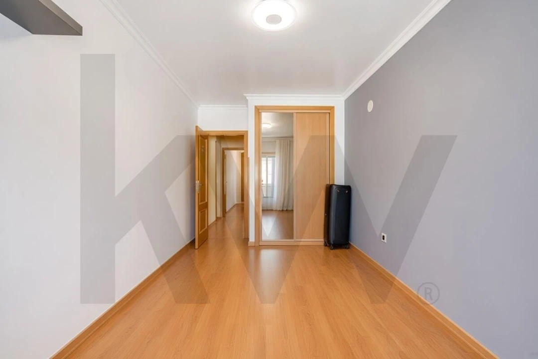 Apartamento T3 para Venda em Camarate, Unhos e Apelação Foto 13