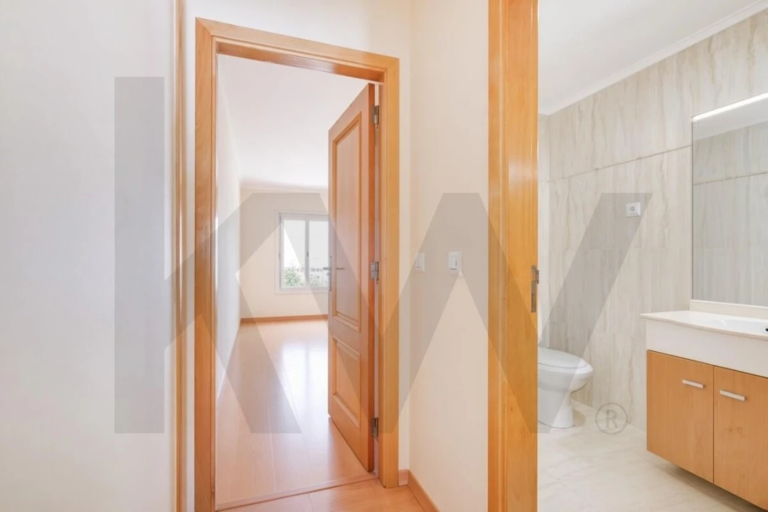 Apartamento T3 para Venda em Camarate, Unhos e Apelação Foto 14
