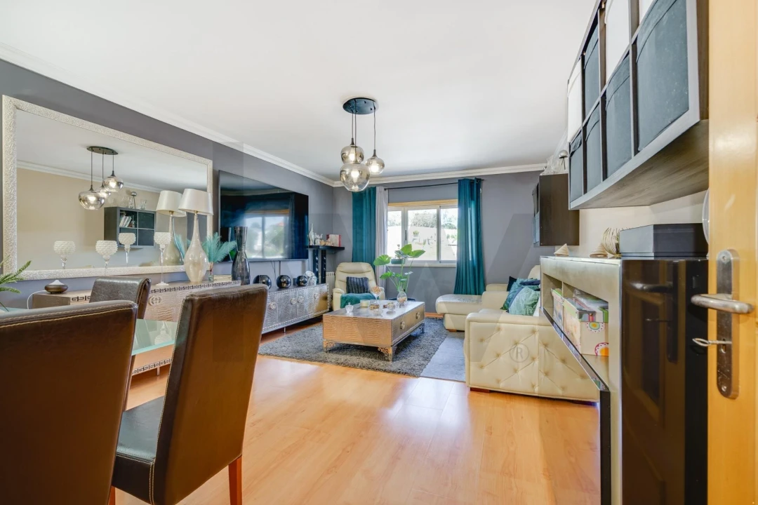 Apartamento T3 para Venda em Camarate, Unhos e Apelação Foto 1