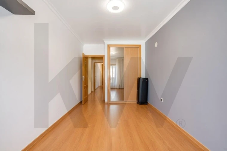 Apartamento T3 para Venda em Camarate, Unhos e Apelação Foto 13