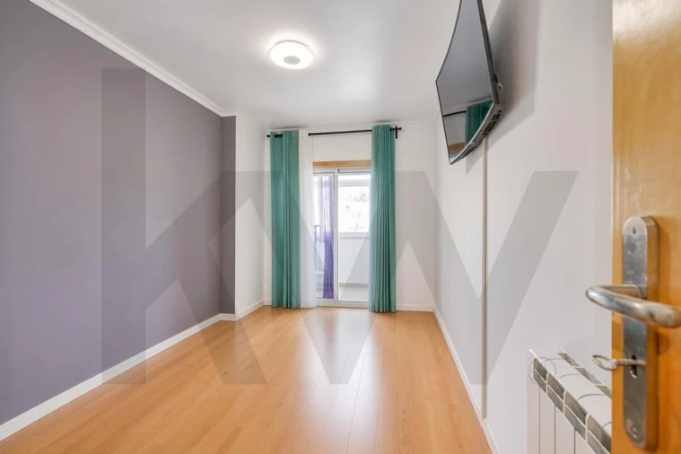 Apartamento T3 para Venda em Camarate, Unhos e Apelação Foto 12
