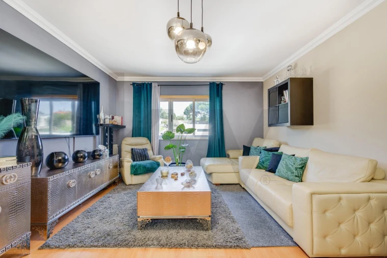 Apartamento T3 para Venda em Camarate, Unhos e Apelação Foto 3