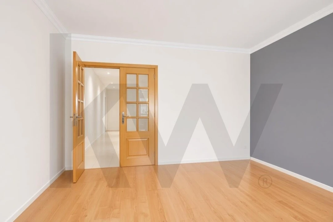 Apartamento T3 para Venda em Camarate, Unhos e Apelação Foto 9