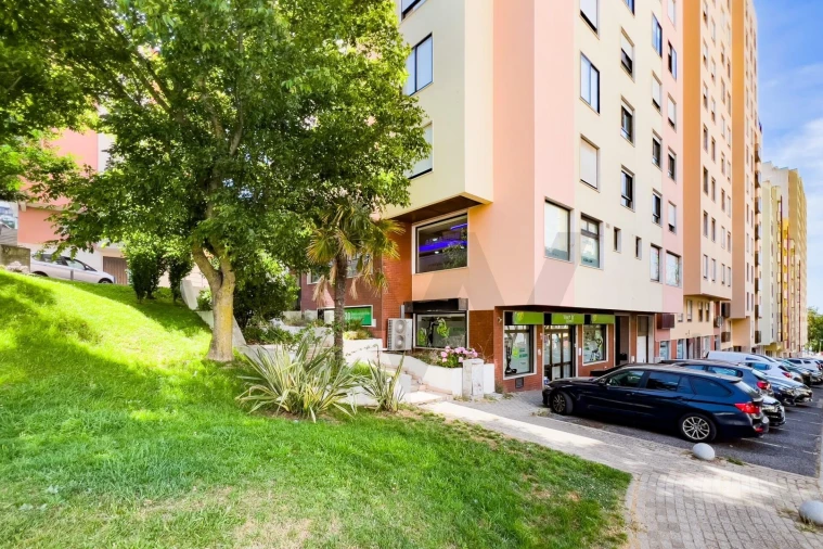Apartamento T3 para Venda em Águas Livres Foto 19