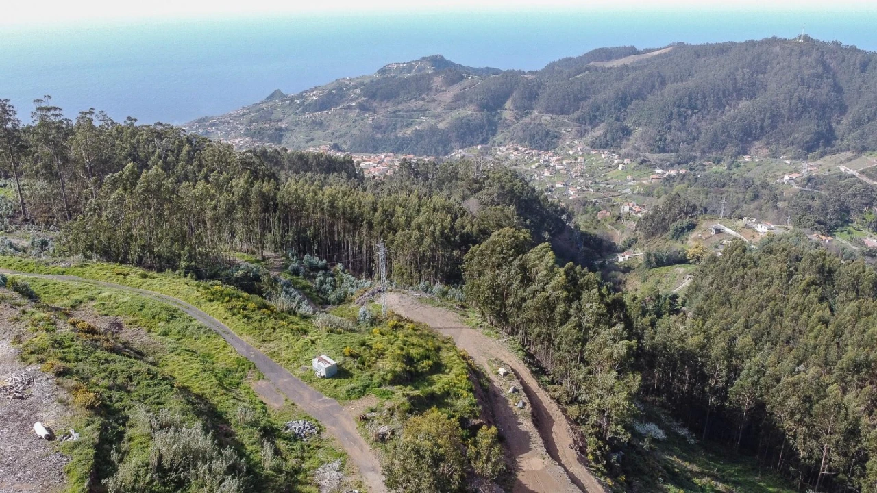 Terreno para Venda em Jardim da Serra Foto 3
