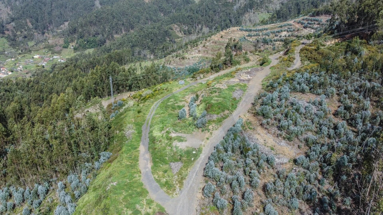 Terreno para Venda em Jardim da Serra Foto 10