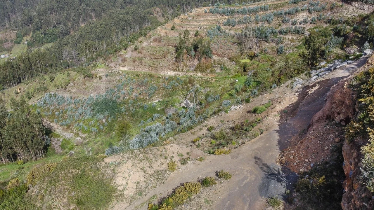 Terreno para Venda em Jardim da Serra Foto 14