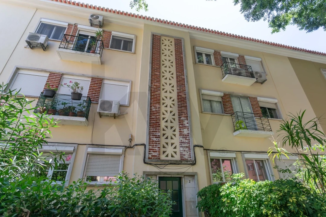 Apartamento T2 para Venda em Alvalade Foto 2