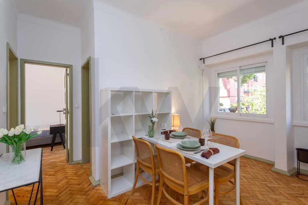 Apartamento T2 para Venda em Alvalade Foto 3