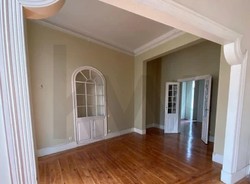 Apartamento T15 para Arrendamento em Campo de Ourique