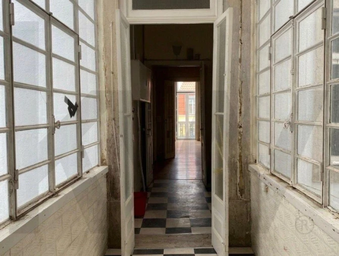 Apartamento T15 para Arrendamento em Campo de Ourique Foto 12