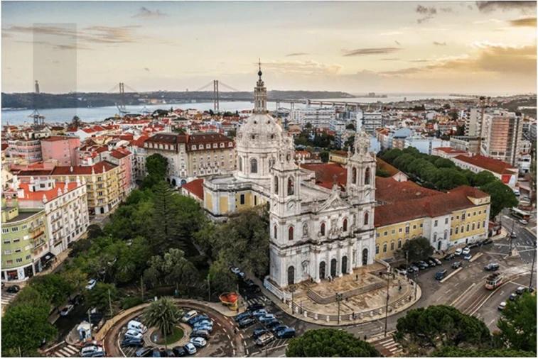 Apartamento T15 para Arrendamento em Campo de Ourique Foto 42