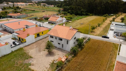 Moradia T4 para Venda em Esgueira