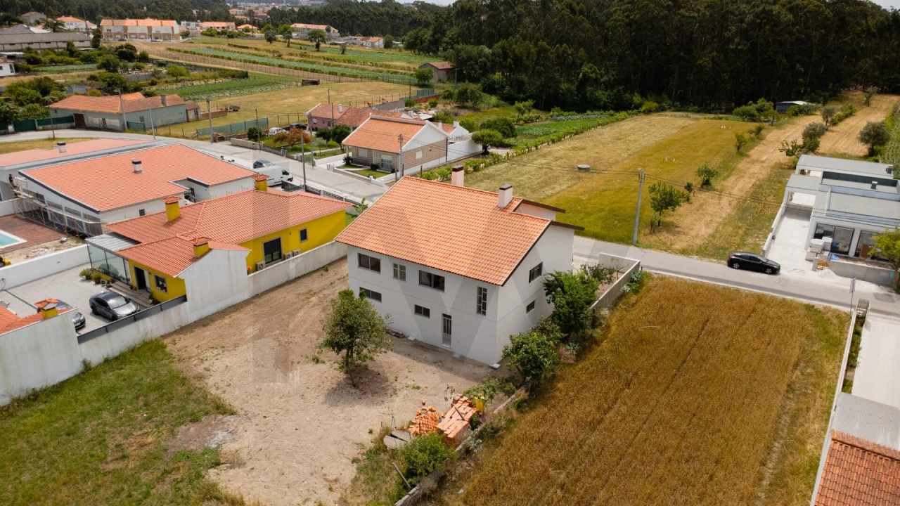 Moradia T4 para Venda em Esgueira Foto 57