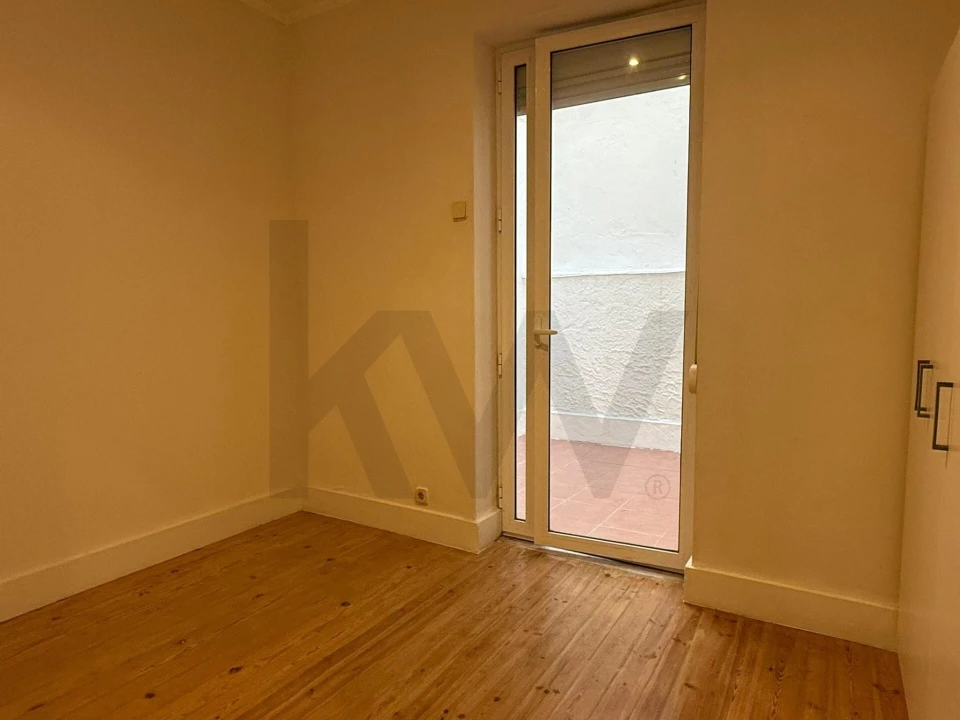 Apartamento T4 para Arrendamento em Campo de Ourique Foto 5