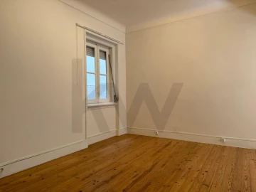 Apartamento T4 para Arrendamento em Campo de Ourique